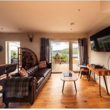 Luxury Cottage With Stunning Views Near Fairy Pools - School House 3 Carbost  Kültér fotó