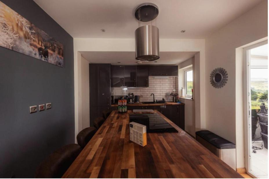 Luxury Cottage With Stunning Views Near Fairy Pools - School House 3 Carbost  Kültér fotó