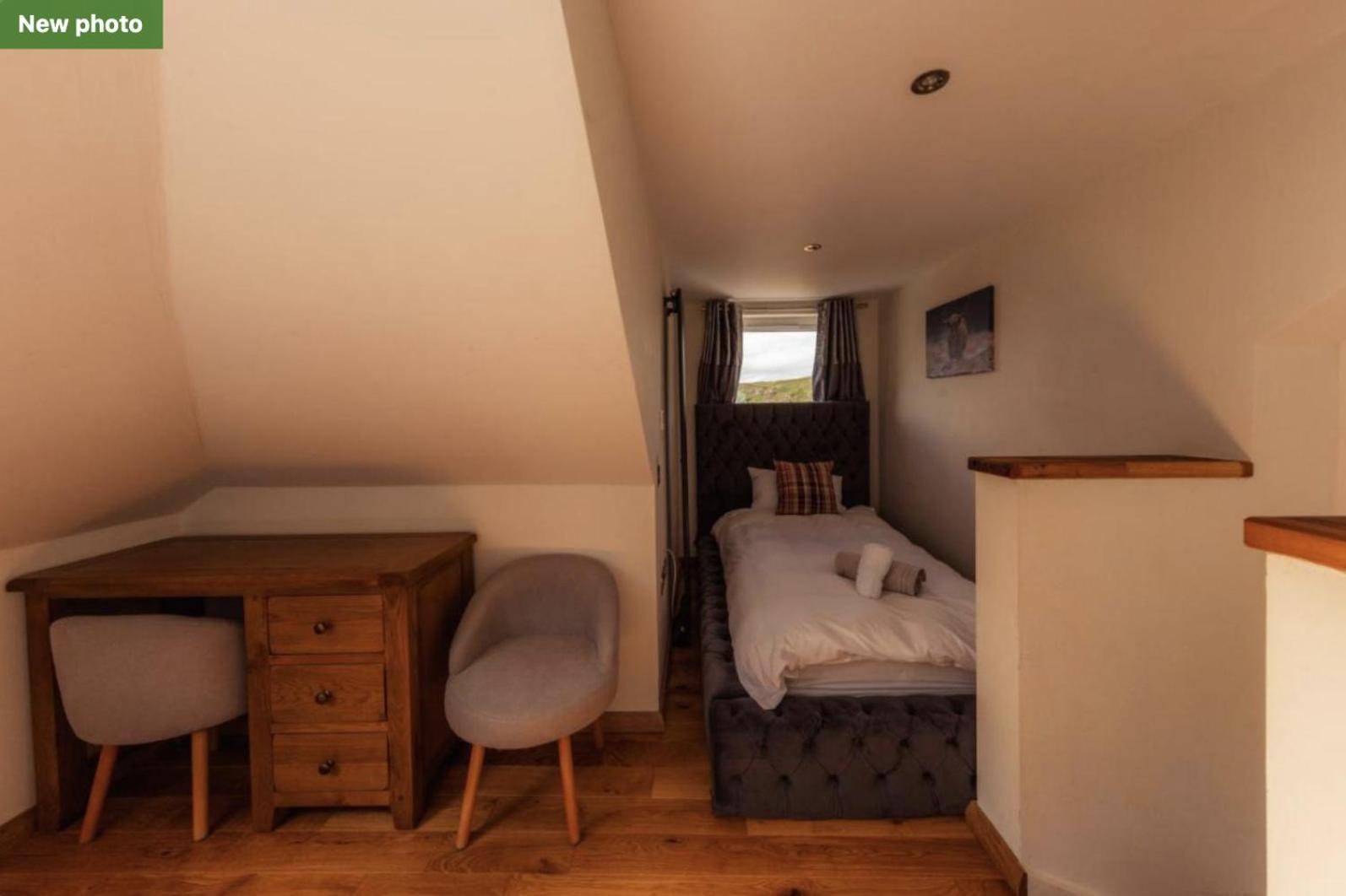 Luxury Cottage With Stunning Views Near Fairy Pools - School House 3 Carbost  Kültér fotó