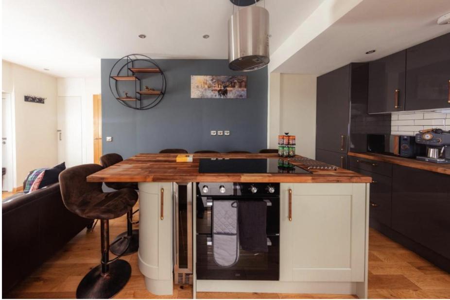 Luxury Cottage With Stunning Views Near Fairy Pools - School House 3 Carbost  Kültér fotó