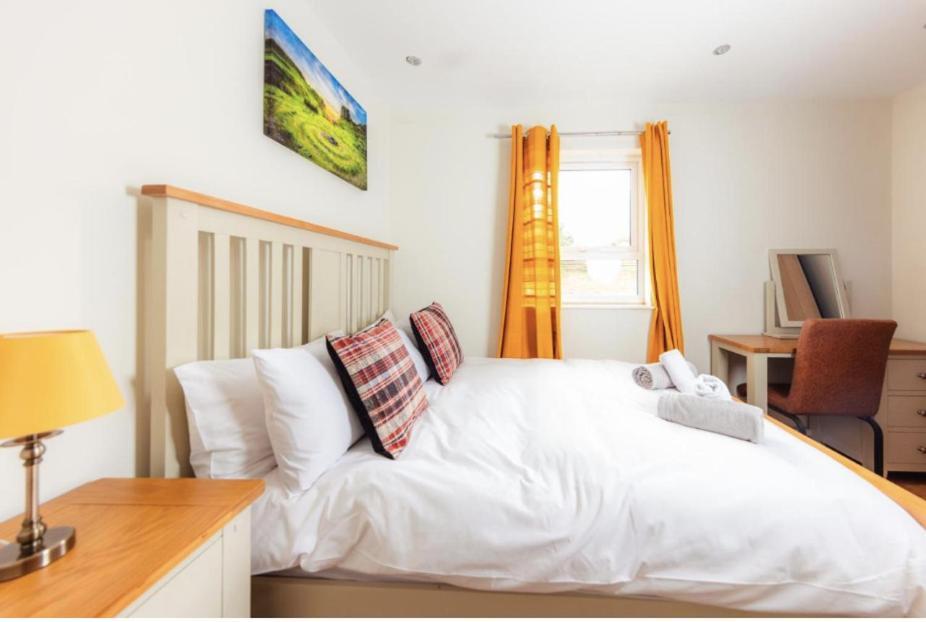 Luxury Cottage With Stunning Views Near Fairy Pools - School House 3 Carbost  Kültér fotó