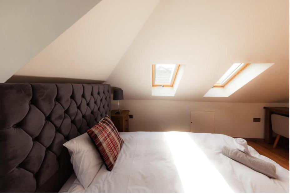 Luxury Cottage With Stunning Views Near Fairy Pools - School House 3 Carbost  Kültér fotó