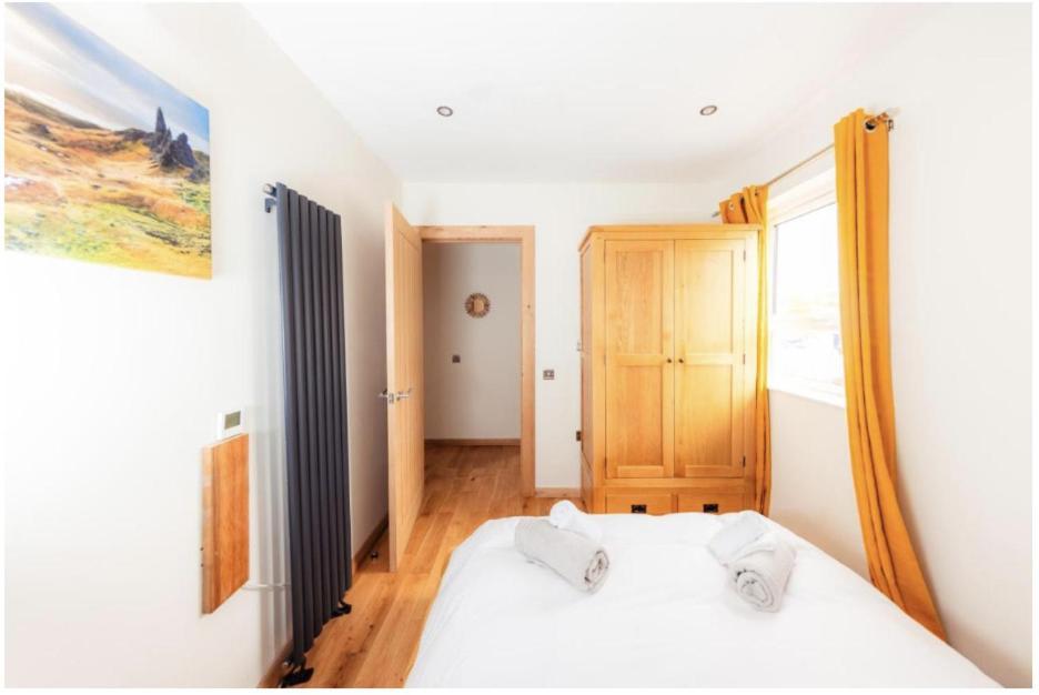 Luxury Cottage With Stunning Views Near Fairy Pools - School House 3 Carbost  Kültér fotó